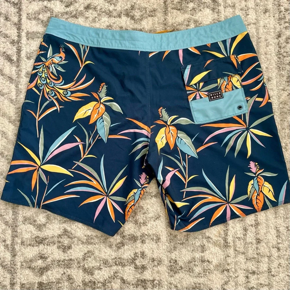Billabong Sundays Pro Boardshorts Men’s Size 40 Navy Tropical Bird of Paradise